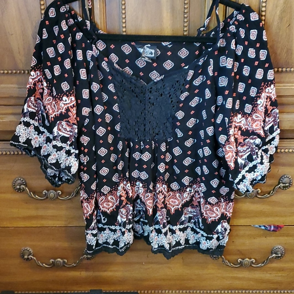 Angie flowy top size m